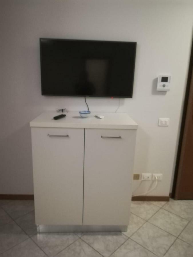 Appartamenti A Breve Termine "Da Lucy" Legnago Bagian luar foto